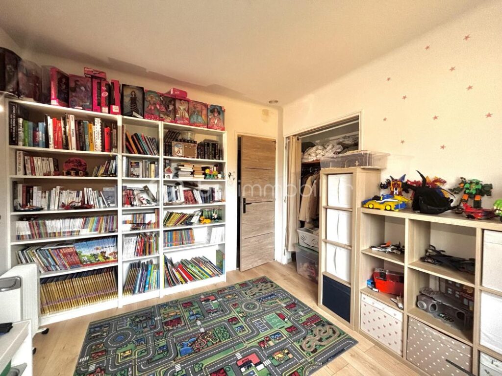 Maison plain-pied 108 m² avec studio indépendant sur un terrain de 760 m² – 5 pièces – 4 chambres – 108 m²