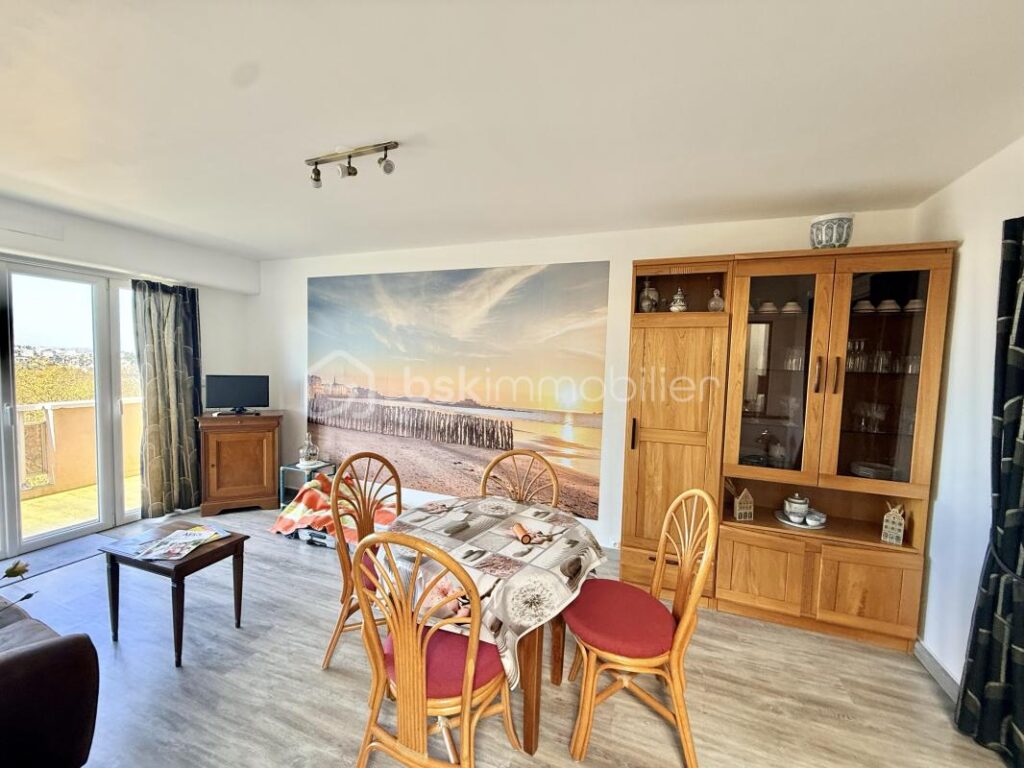 Appartement T2 – Dernier étage avec ascenseur – Vue mer 180° exceptionnelle – Paramé (Saint-Malo) – 2 pièces – 1 chambre – 41 m²