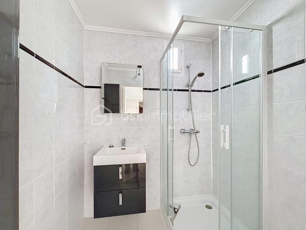 Duplex 4 pièces – 75 m² Carrez, jardin privatif 131 m², terrasse, parking et cave – Saint‑Hubert Montgeron – 4 pièces – 3 chambres – 75 m²