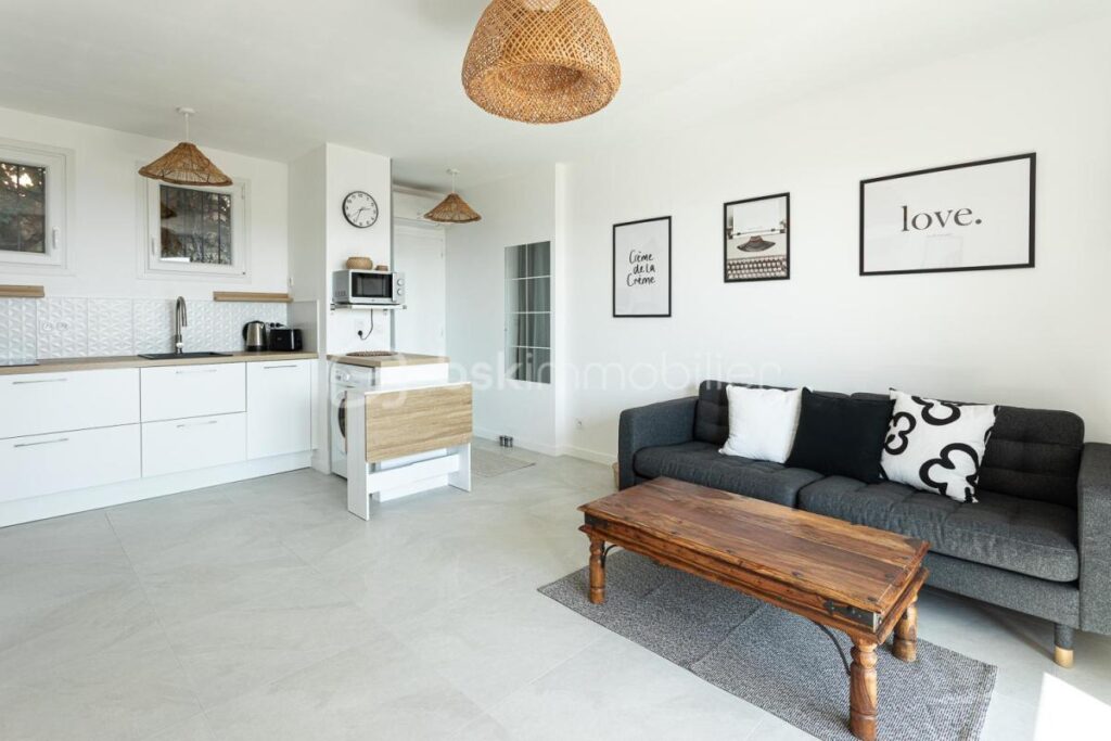 LE LAVANDOU – VUE EXCEPTIONNELLE – 2 pièces – 1 chambre – 36 m²