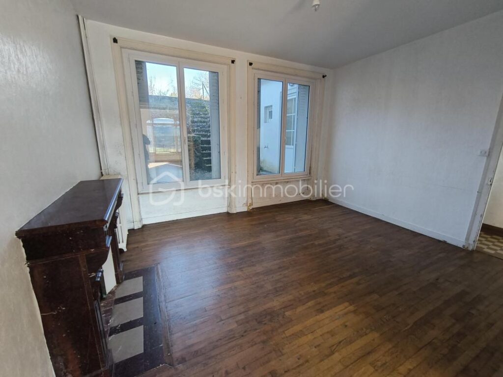 Ensemble immobilier de caractère à rénover – 14 pièces – NR chambres – 344 m²