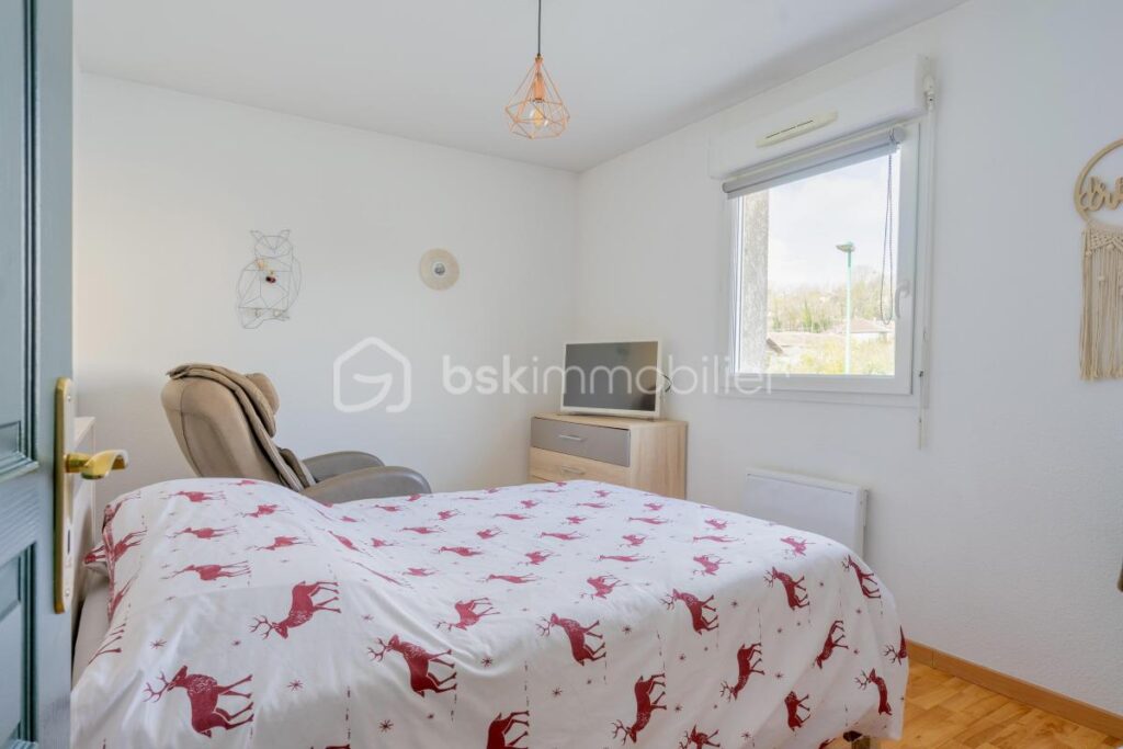 RARE À SEYSSEL – T3 rez-de-jardin avec garage et place de parking – Bord du rhône – 3 pièces – 2 chambres – 66 m²