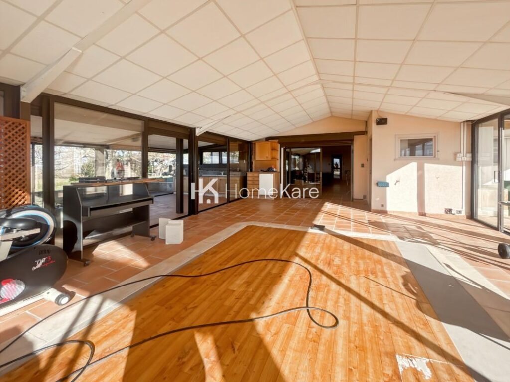 UNE VUE IMPRENABLE !!! – 11 pièces – 4 chambres – 280 m²