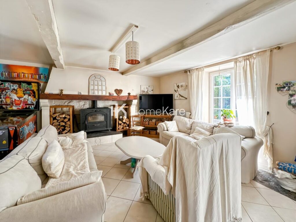 MAISON FAMILIALE – 9 pièces – 6 chambres – 300 m²