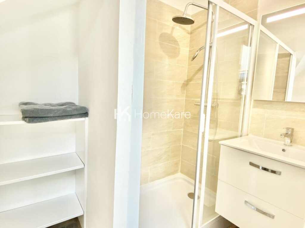 APPARTEMENT T5 DERNIER ETAGE – ASCENSEUR PRIVATIF – 5 pièces – 3 chambres – 132 m²