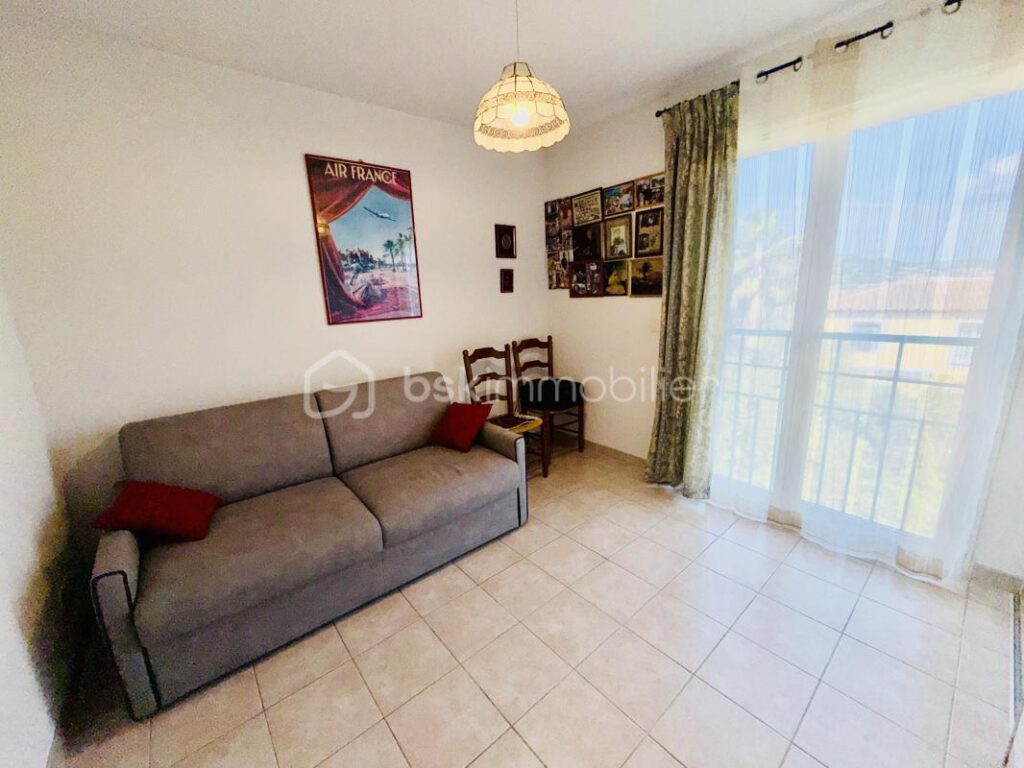 DPT VAR (83) – VUE MER PANORAMIQUE A COUPER LE SOUFLE POUR CE BEL APPARTEMENT – 4 pièces – 2 chambres – 80 m²