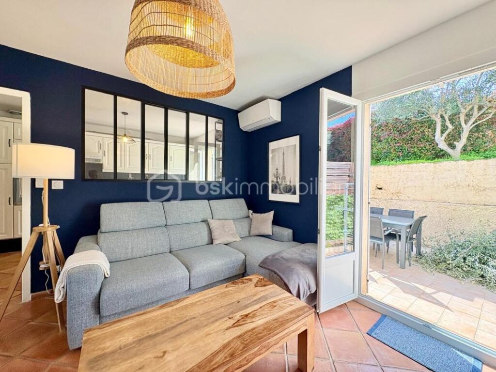 MAISON FAMILIALE 3 CHAMBRES – GARAGE + STATIONNEMENT PRIVE – AUCUN TRAVAUX – LA GAUDE -LA BARONNE – PROCHE NICE – 4 pièces – 3 chambres – 86 m²