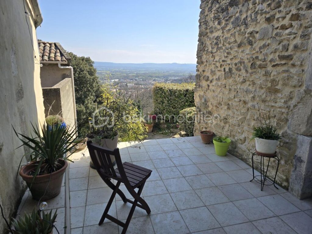 Maison Atypique avec jardin au Teil – 6 pièces – 4 chambres – 142 m²