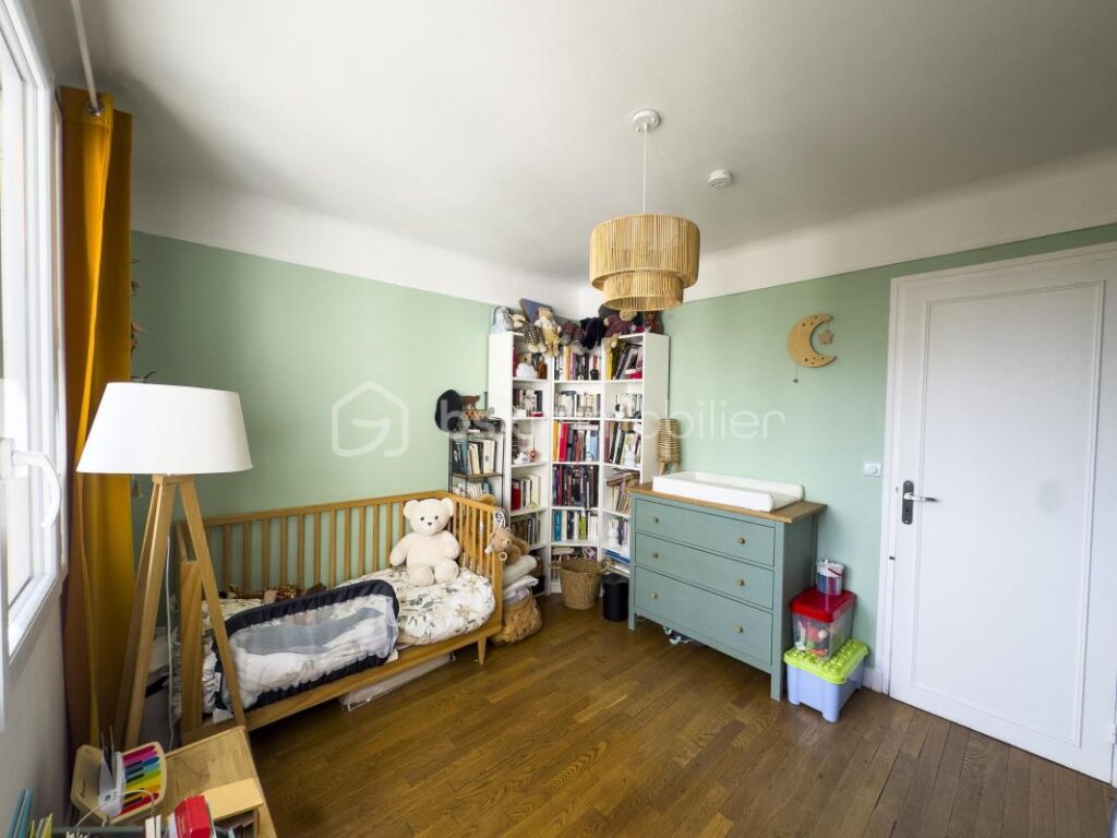 🏡 3 PIÈCES LUMINEUX & TRAVERSANT – ÉTAGE ÉLEVÉ AVEC BALCON – CHARENTON-LE-PONT – 3 pièces – 2 chambres – 50 m²