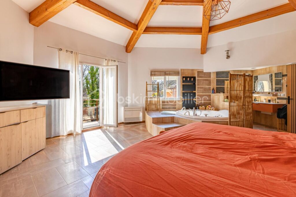 Propriété d’exception 337 m² – 5 dépendances – Revenus locatifs – DPE A – 9 pièces – 8 chambres – 337 m²