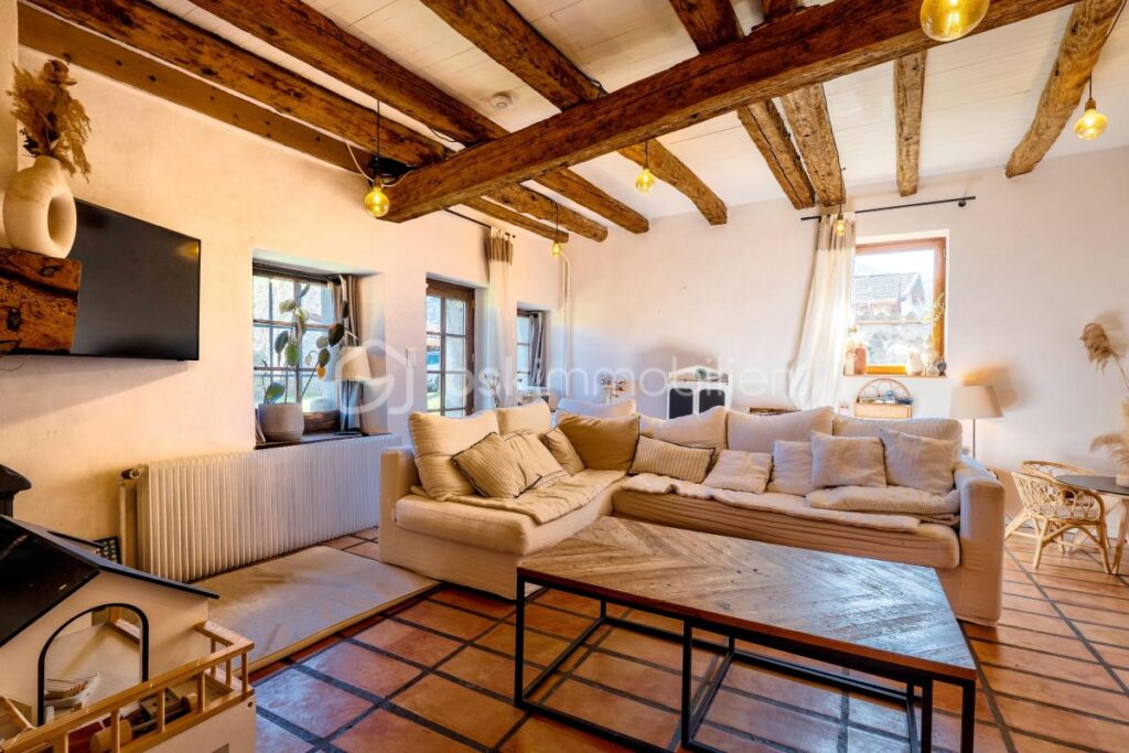 Maison de caractère de 170m2 sur un terrain de 2370m2 – 6 pièces – 4 chambres – 168 m²