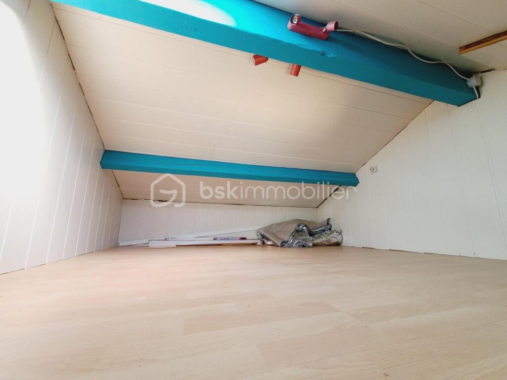 EXCLUSIVITE MAISON AVEC TERRASSE ET GARAGE – 3 pièces – 1 chambre – 37 m²