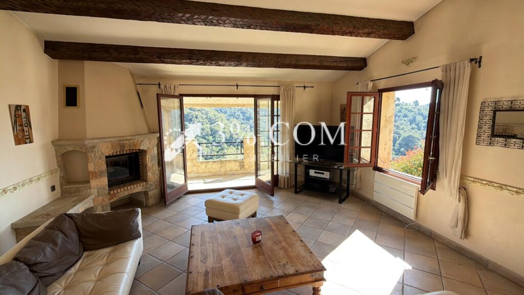 Maison avec vue panoramique Fort potentiel Colomars, à 2 – 5 pièces – 3 chambres – 141 m²