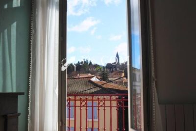 Appartement rénové de 55m2 en centre village avec cave et gr – 2 pièces – 1 chambre – 55 m²