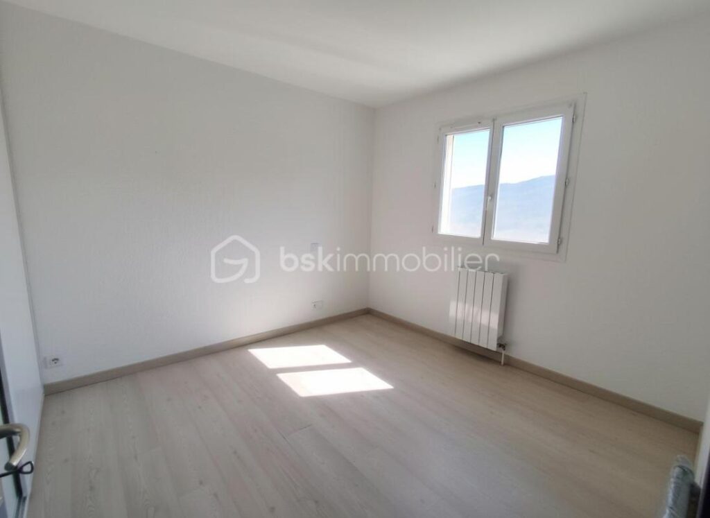 VILLA 83M² – TERRAIN 600m² – VUE IMPRENABLE – 4 pièces – 3 chambres – 83 m²