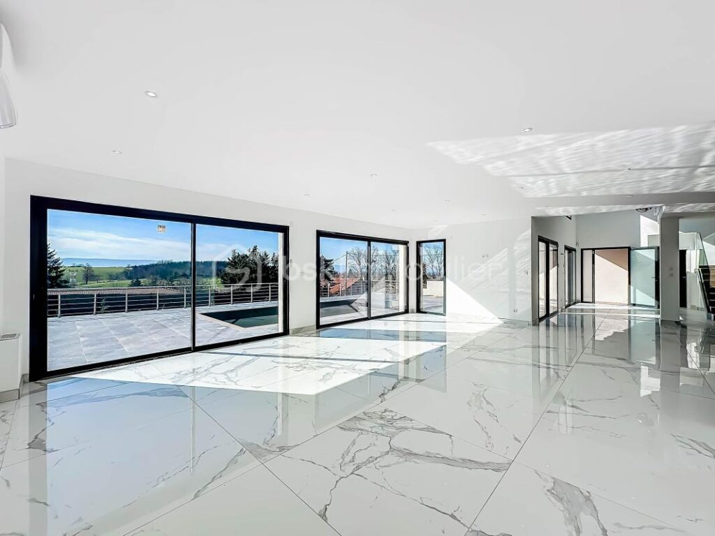 *** SUBLIME VILLA CONTEMPORAINE DE 198M2, AVEC PISCINE ET GARAGE *** – 6 pièces – 4 chambres – 198 m²