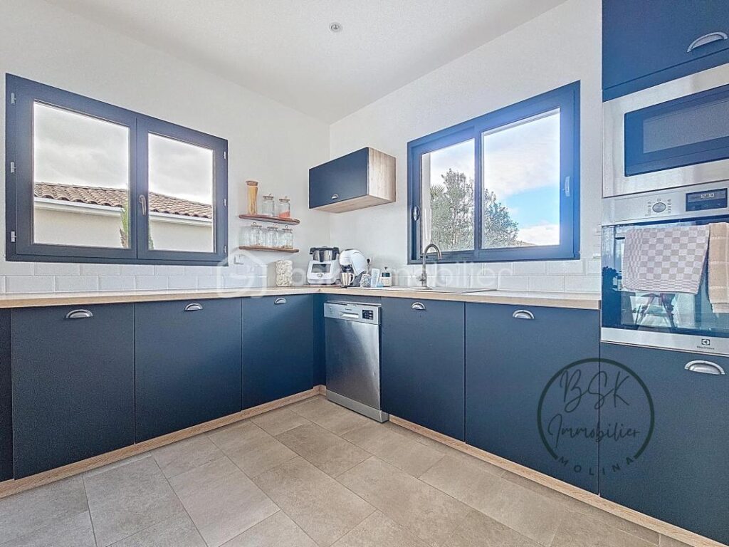 VILLA MODERNE AVEC GARAGE, PISCINE ET VUE CAMPAGNE À COLOMBIERS – 4 pièces – 2 chambres – 103 m²