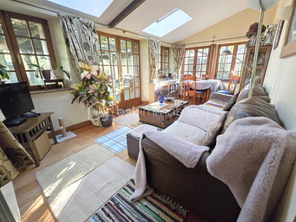 Maison de caractère – Volume, élégance et charme authentique – 182 m² – 6 pièces – 3 chambres – 182 m²