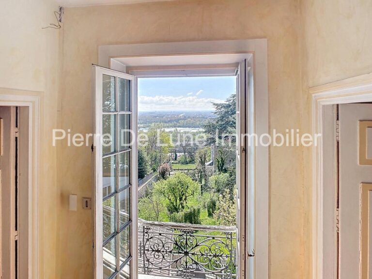 Propriété de caractère avec vue panoramique – 10 pièces – 4 chambres – 426 m²