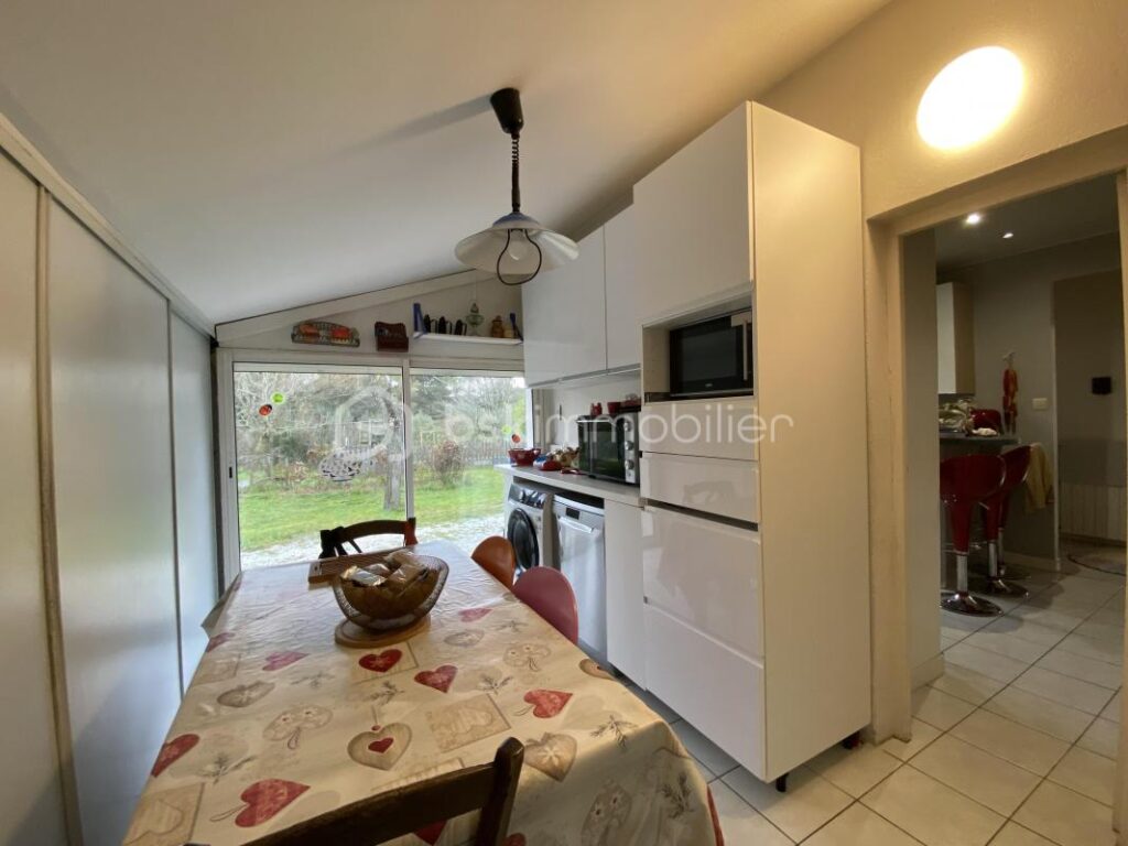 MAISON DE 190 m2-TERRAIN 15199 M2- 4 CHAMBRES-2 SALLES D’EAU-2 WC-PISCINE-GARAGE-ECURIE 33M2 – 7 pièces – 4 chambres – 190 m²