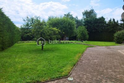 belle demeure de 420 m² sur grand terrain avec piscine – 11 pièces – 6 chambres – 422 m²