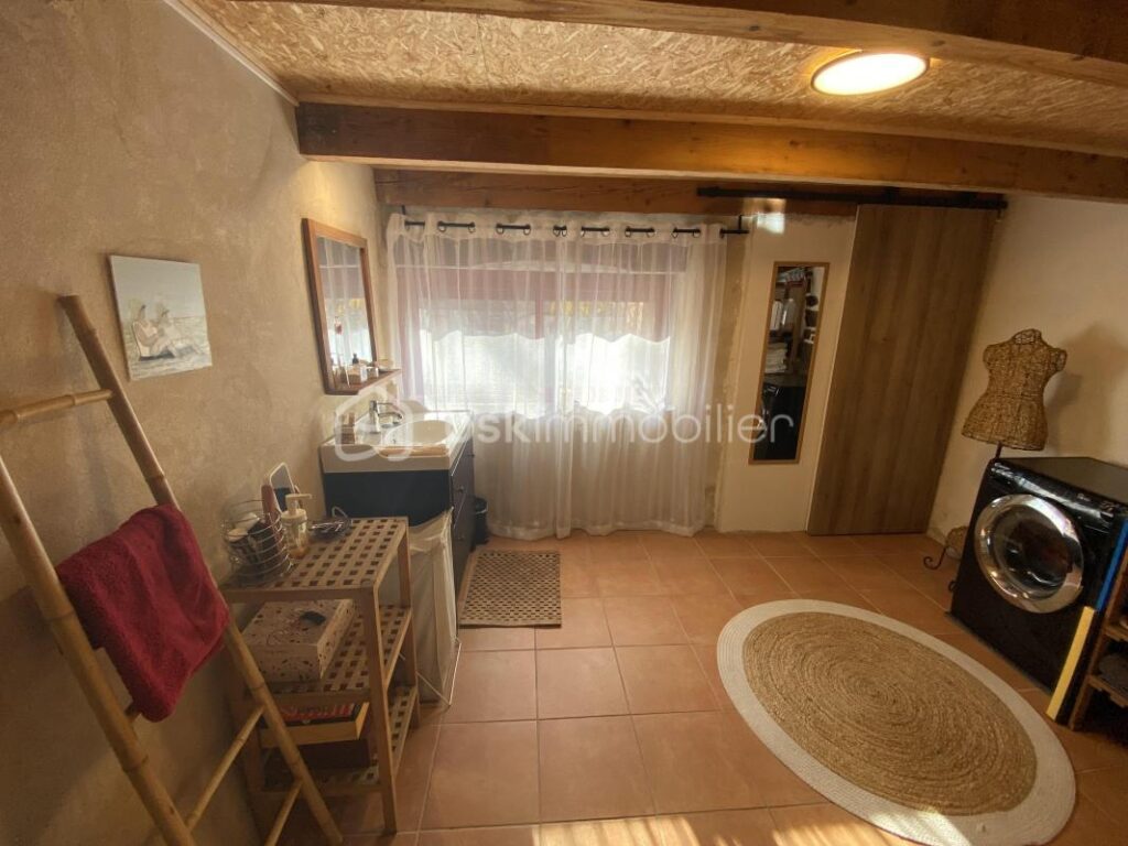 Charme, nature & autonomie – 147 m² + grange – Sud Aveyron – 5 pièces – 3 chambres – 147 m²