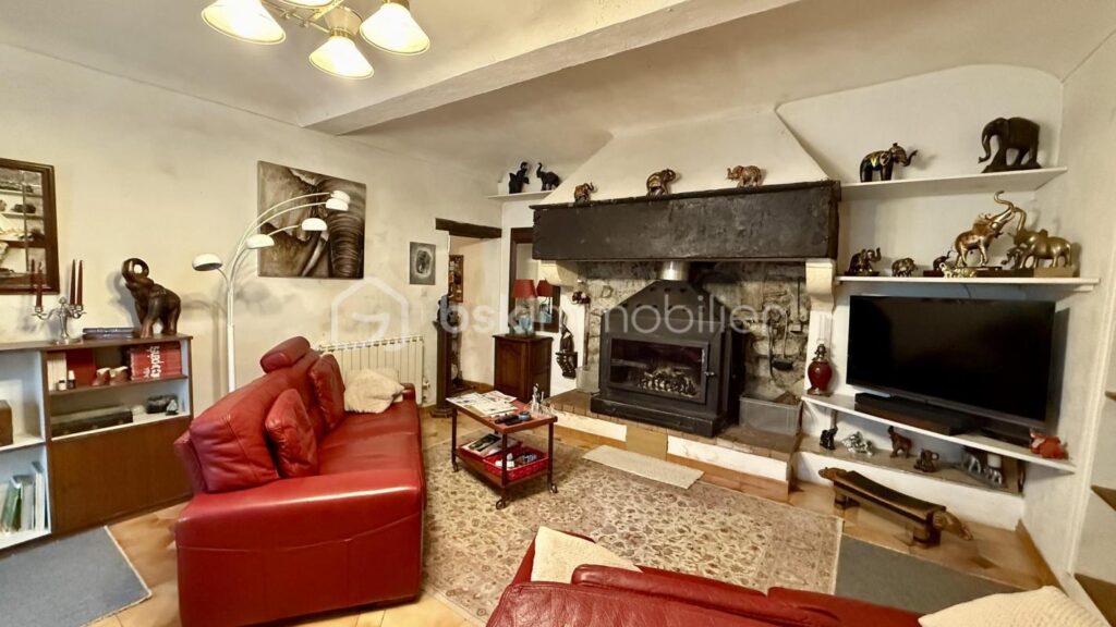 Maison de caractère 104 m² – Terrain 17,5 ha – Les Tourrettes (26740) – 4 pièces – 2 chambres – 104 m²