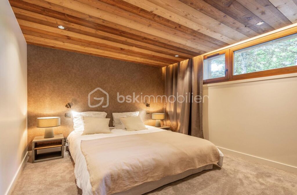 CHALET AVEC MAZOT LA CLUSAZ SECTEUR L ETALE – 9 pièces – 7 chambres – 216 m²