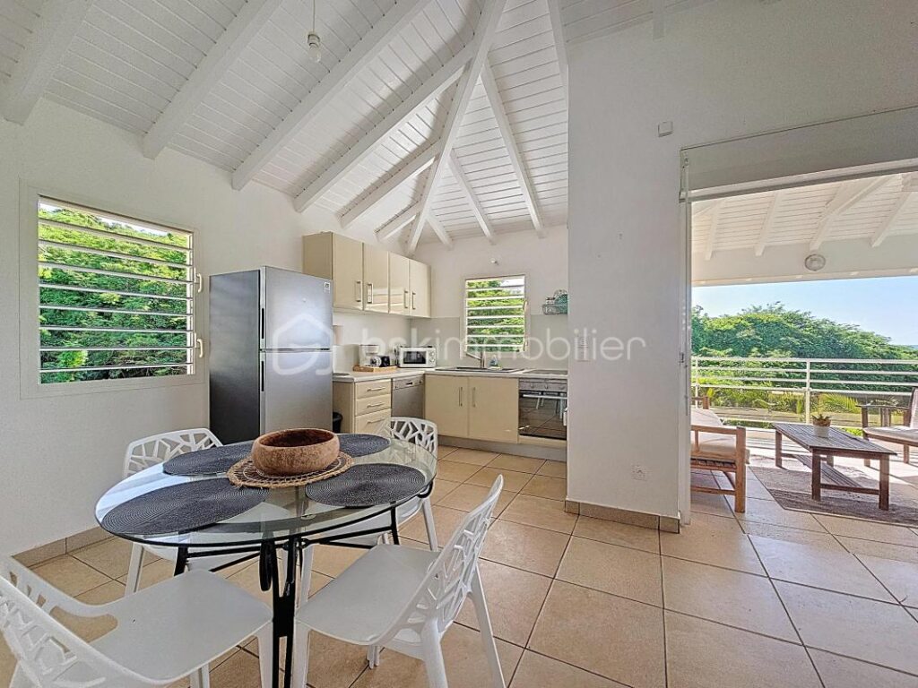 Villa T3 avec vue mer, piscine Saint François – 3 pièces – 2 chambres – 88 m²