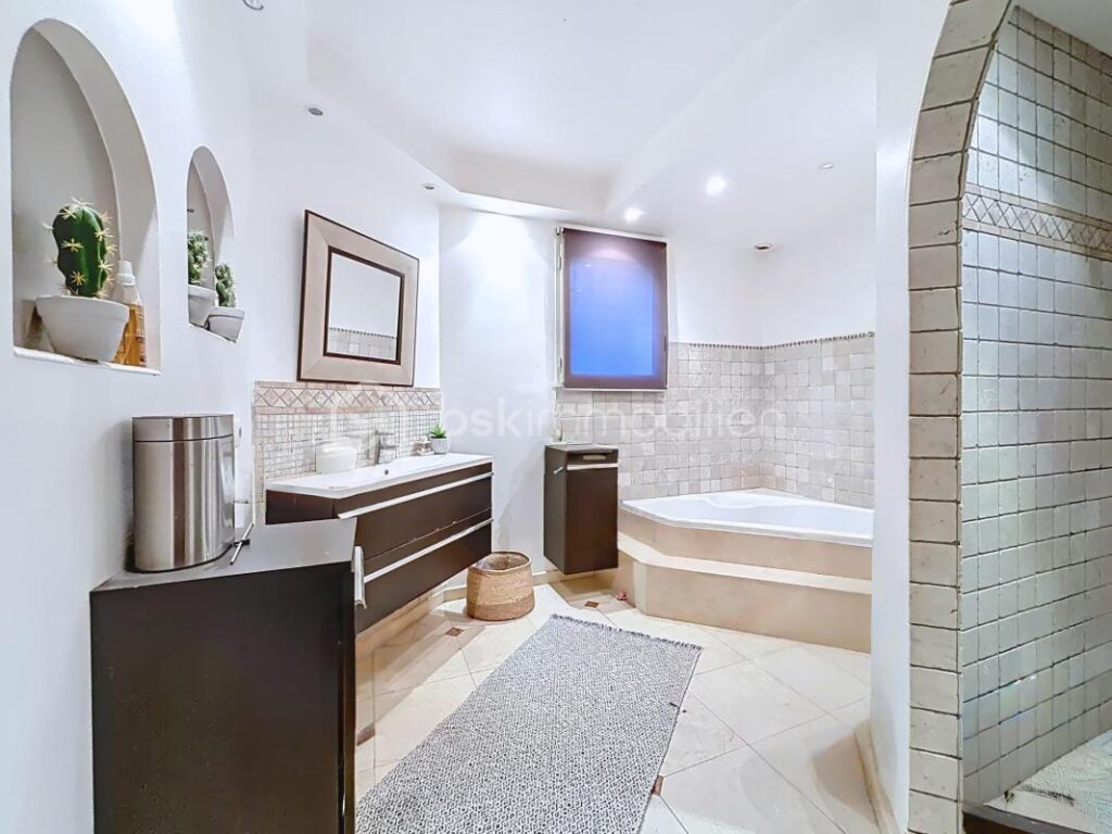 Spacieuse maison dans secteur calme, à 5min de Varces – 5 pièces – 4 chambres – 183 m²