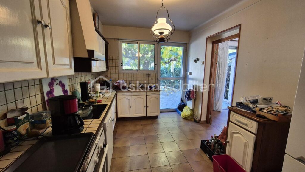 A VENDRE MAISON DEUX FACES TRAVERSANTE DE 152M² SUR TERRAIN DE 261M² A SAINT ANDRE – VUE SUR LES ALBERES – QUATRE CHAMBRES – GARAGE – CLIMATISATION REVERSIBLE – CHEMINEE – AUCUN VIS A VIS – 7 pièces – 4 chambres – 152 m²