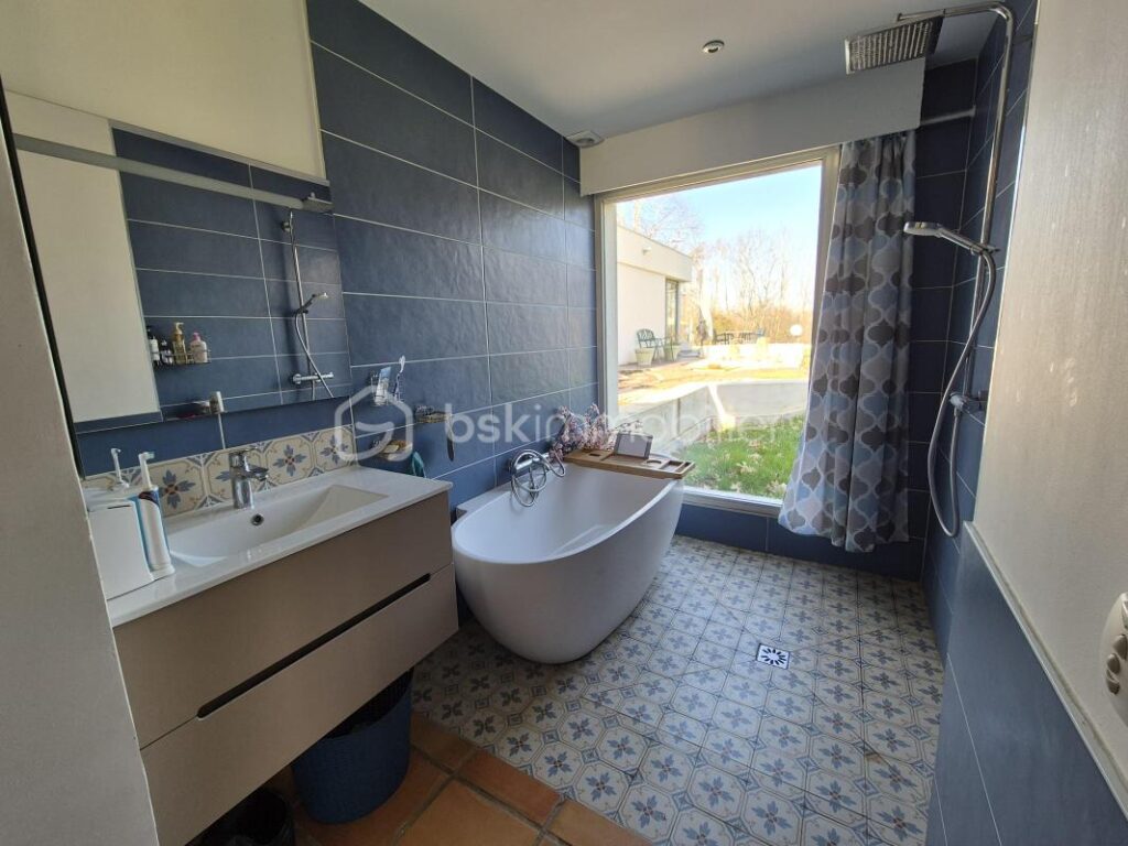 Demeure Contemporaine en campagne 195m² 6.5ha – 8 pièces – 5 chambres – 195 m²