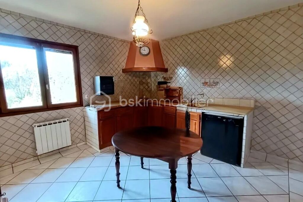 Maison familiale idéal famille, personnes âgées ou locatif – 5 pièces – 3 chambres – 170 m²