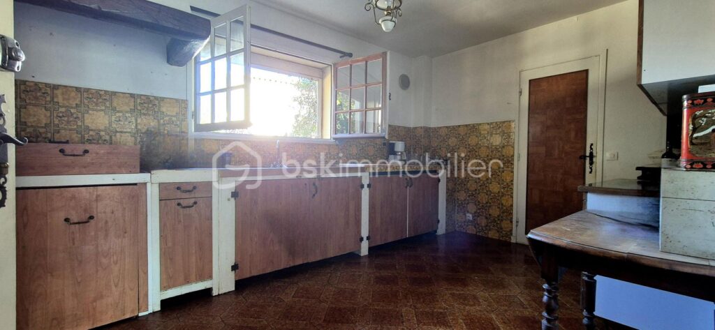 APPARTEMENT 3 pièces 183M² avec terrasse — Possibilité de redistribution ! – 3 pièces – 2 chambres – 160 m²