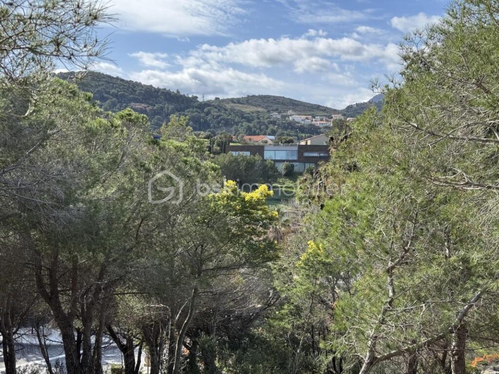 Vue imprenable sur la mer et les montagnes – NR pièces – NR chambres – 727 m²