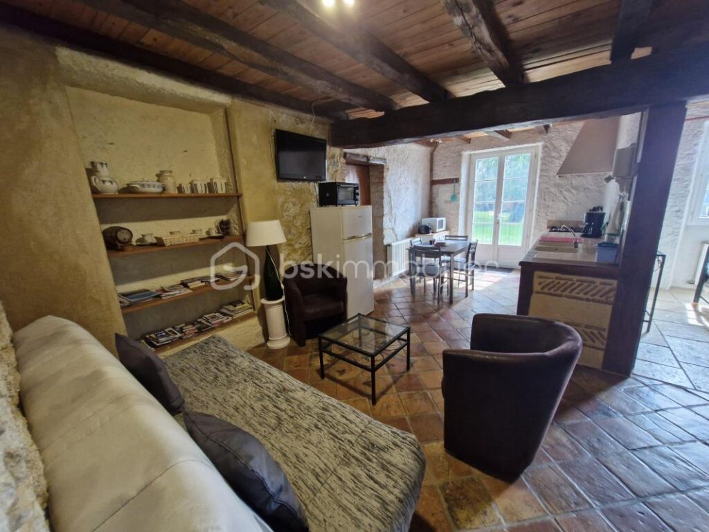 Charmante maison longère de 350m2 à Port-Sainte-Foy-et-Ponchapt – 15 pièces – 8 chambres – 350 m²