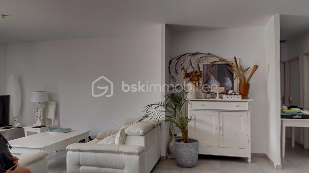 Maison contemporaine plain-pied à Vinça avec vue imprenable sur le Canigou – 4 pièces – 3 chambres – 89 m²