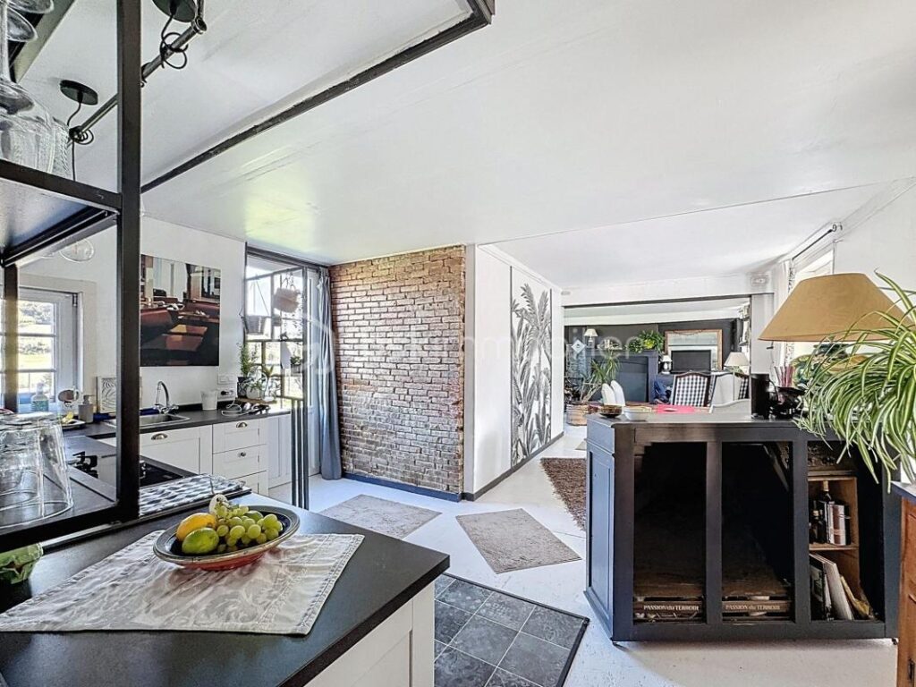 Jolie maison en briques – 5 pièces – 3 chambres – 104 m²