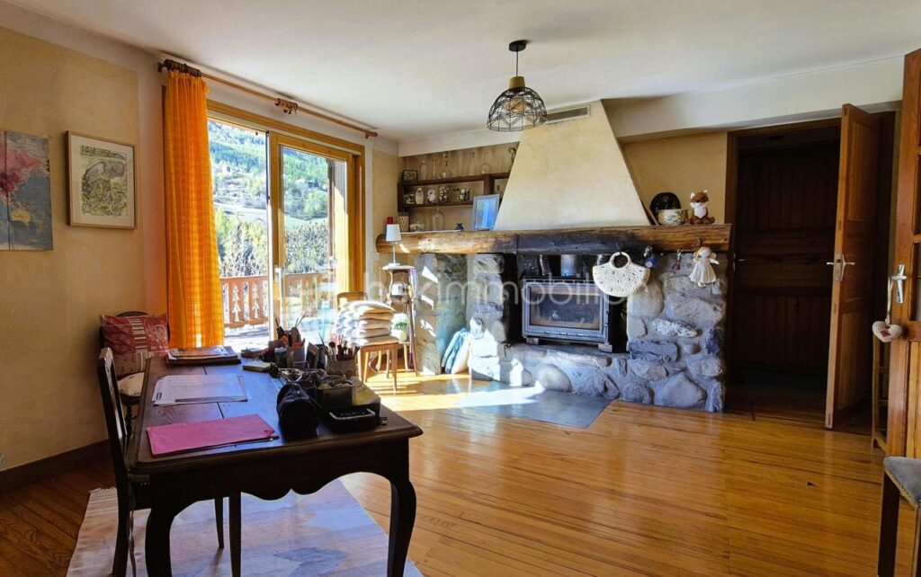 A ALLOS – MAGNIFIQUE CHALET INDIVIDUEL 5 PIÈCES – 197 m² – 8 pièces – 4 chambres – 197 m²