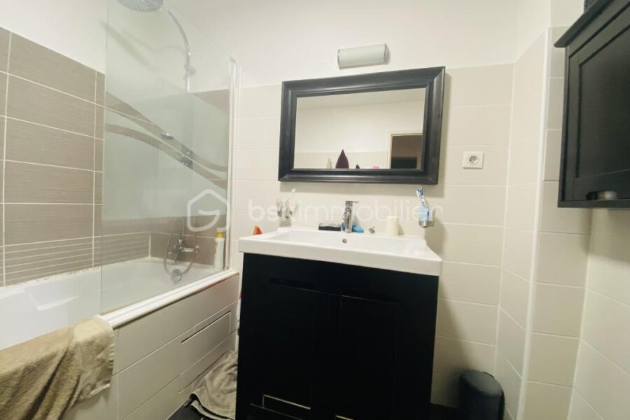 Appartement à vendre à Signes