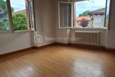 Immeuble au cœur du village – 4 pièces – NR chambres – 111 m²