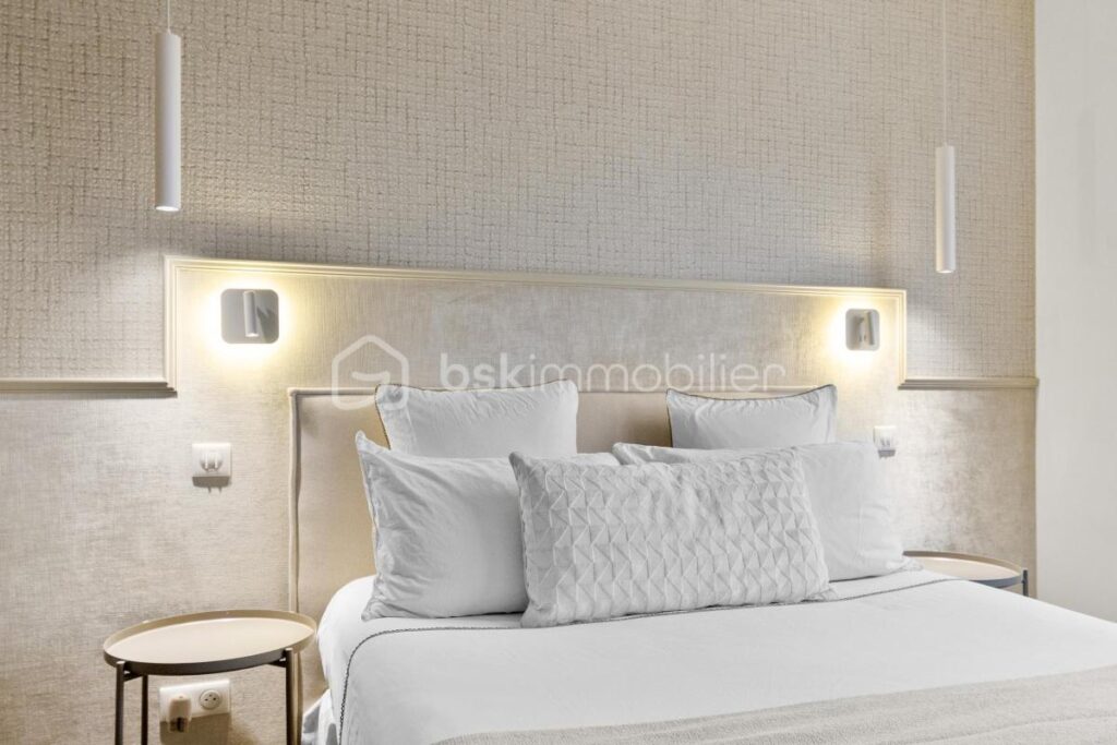 4 PIÈCES TRAVERSANT AVEC BALCON FILANT – ÉTAGE ÉLEVÉ – LUMINEUX ET FONCTIONNEL – COURBEVOIE MARCEAU / SÉBASTOPOL – 4 pièces – 2 chambres – 88 m²