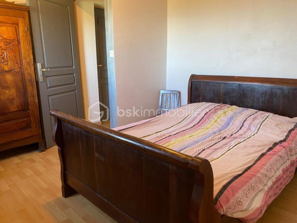 Maison de 165m² – 7 pièces – 6 chambres – 165 m²