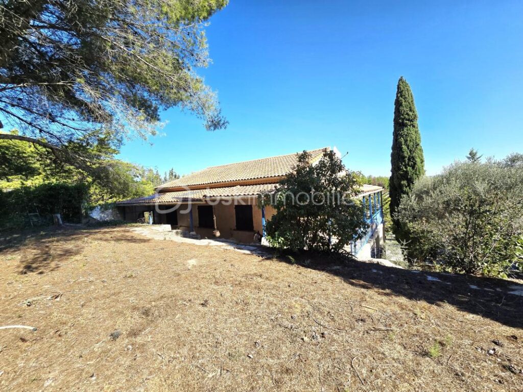 4 FACES – GARAGE 70m² – TROIS CHAMBRES – 5 pièces – 3 chambres – 130 m²