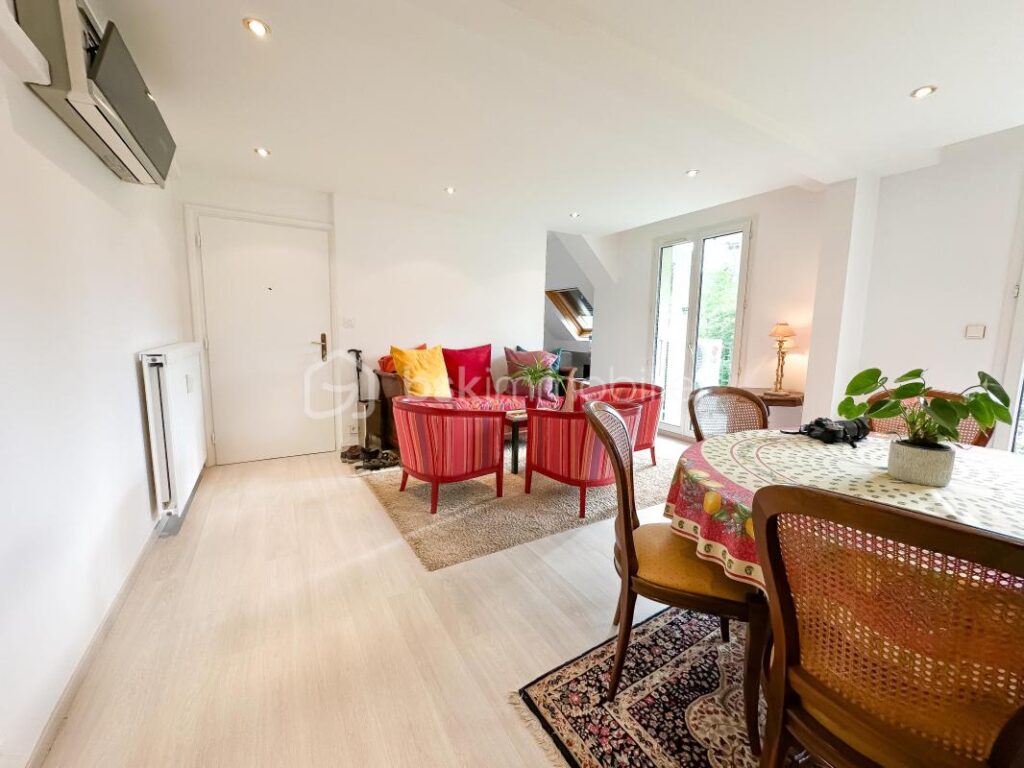 Centre-ville de Rumilly – 3 pièces lumineux avec garage et ascenseur – 4 pièces – 2 chambres – 80 m²