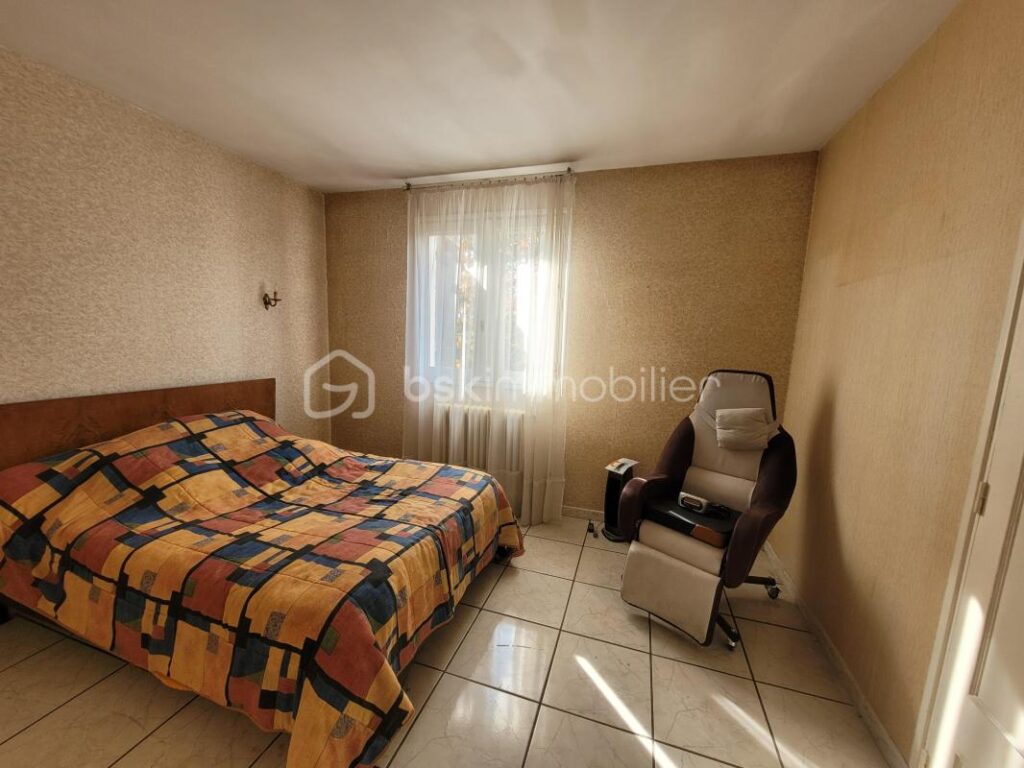 URGENT A VENDRE MAISON 5 PIÈCES 121 M² SANS VIS A VIS – 5 pièces – 4 chambres – 128 m²