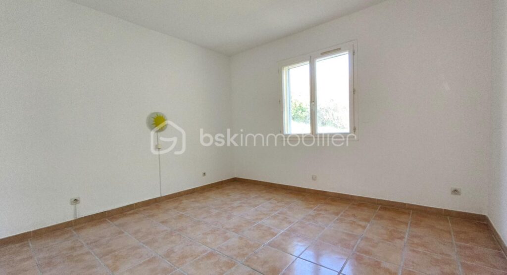 Maison T 4 97 m² sur 1600m² de terrain – 5 pièces – 3 chambres – 97 m²