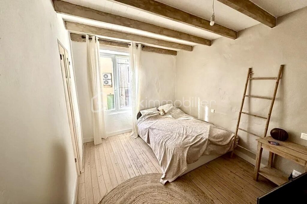 Entre tradition et modernité, découvrez le charme de cette belle maison de village refaite à neuf – 5 pièces – 4 chambres – 113 m²