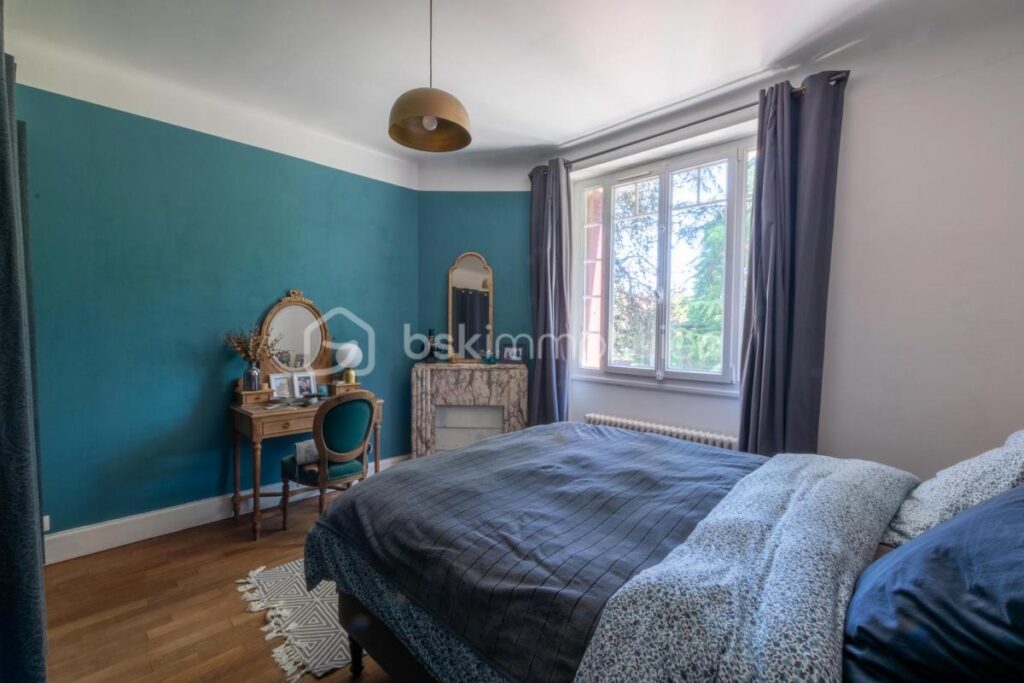 Maison bourgeoise – 8 pièces – 6 chambres – 230 m²