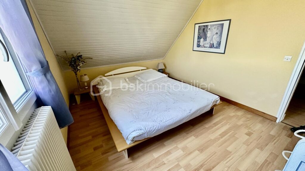 Maison – 8 pièces – 4 chambres – 145 m²